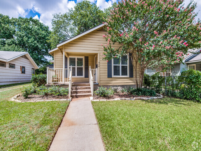 Building Photo - 424 N Pecan St Rental