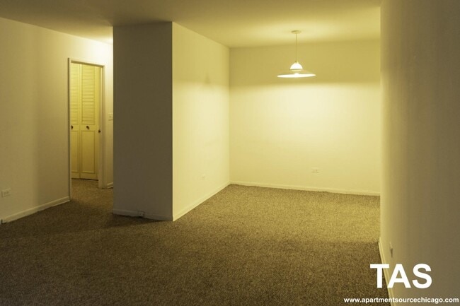 Photo - 520 W Aldine Ave Unit 402