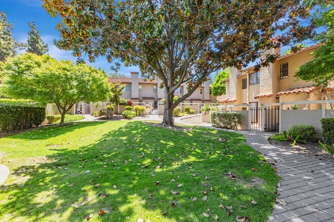 Charming 2-Story Home with Pool Access in ... - Charming 2-Story Home with Pool Access in ...