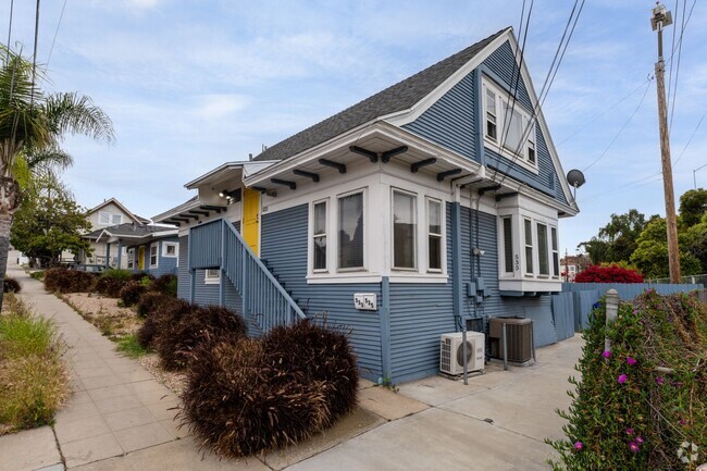 Building Photo - 531-535 W Juniper Street Unit 533 W Juniper Street Rental