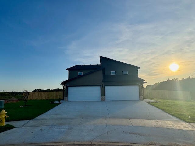 Building Photo - 1903 SW Poigai Wy Rental