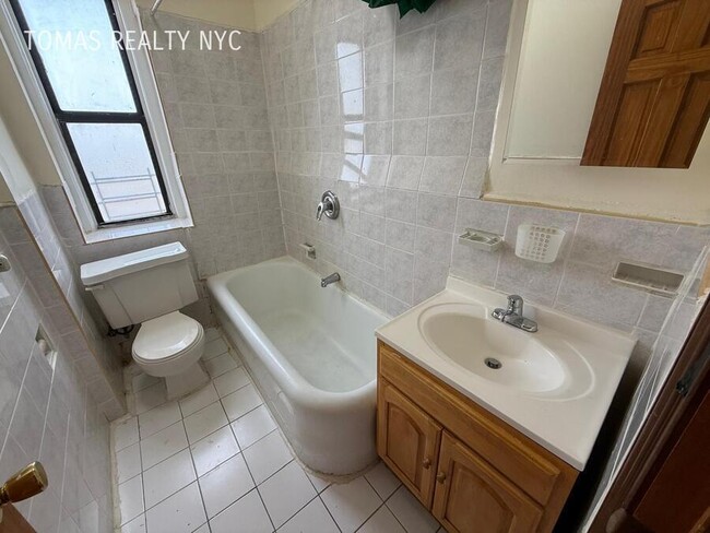 Photo - 710 E 235th St Unit E2