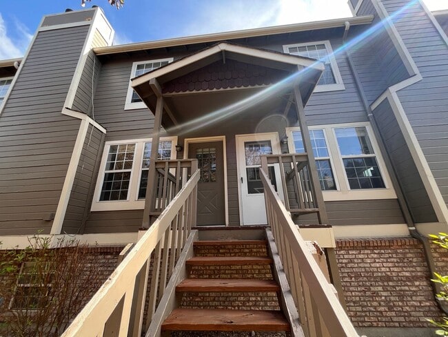 Building Photo - Adorable Condo in West Fort Collins