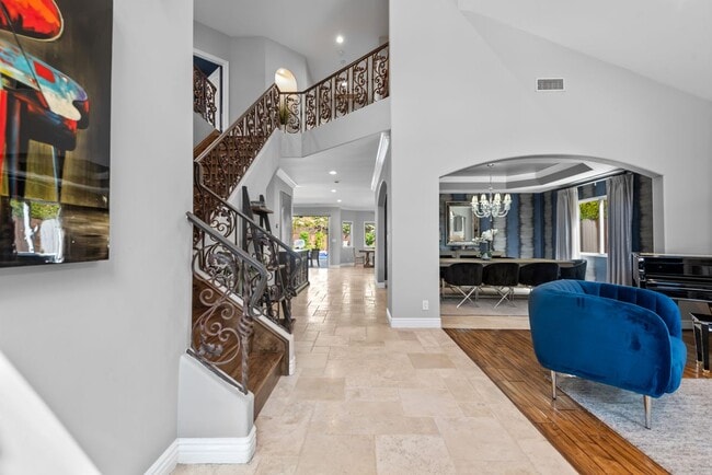 Photo - 4724 Noble Ave