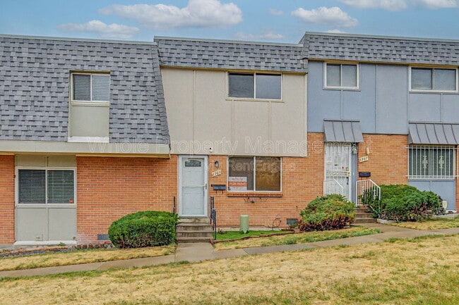 Building Photo - 8705 Santa Fe Dr