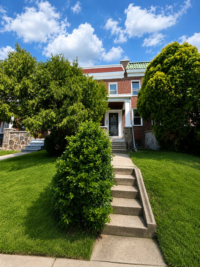 Building Photo - Beautifully Charming 3 Bedroom Home Available Now in Baltimore