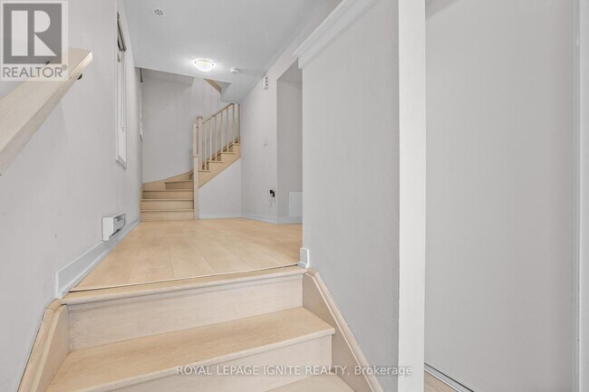 Photo - 1865 Pickering Pkwy