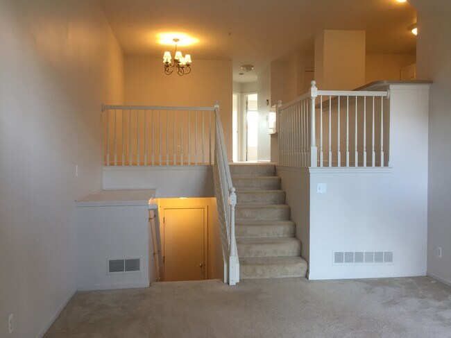 Photo - 2787 Barclay Way