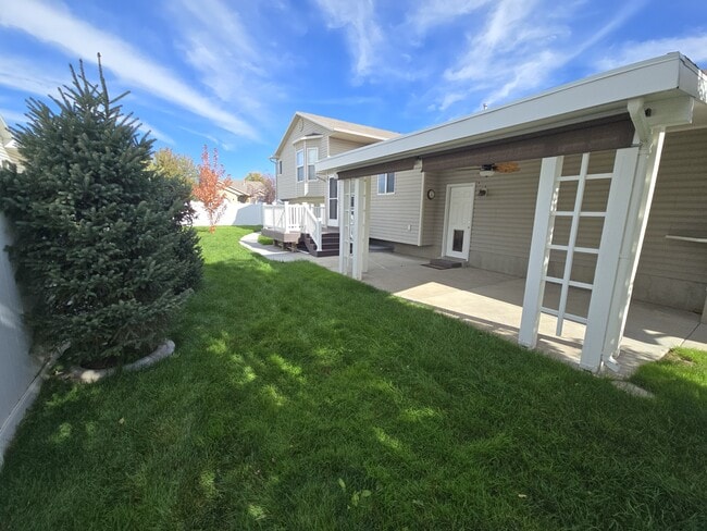 Photo - 1361 N 325 E