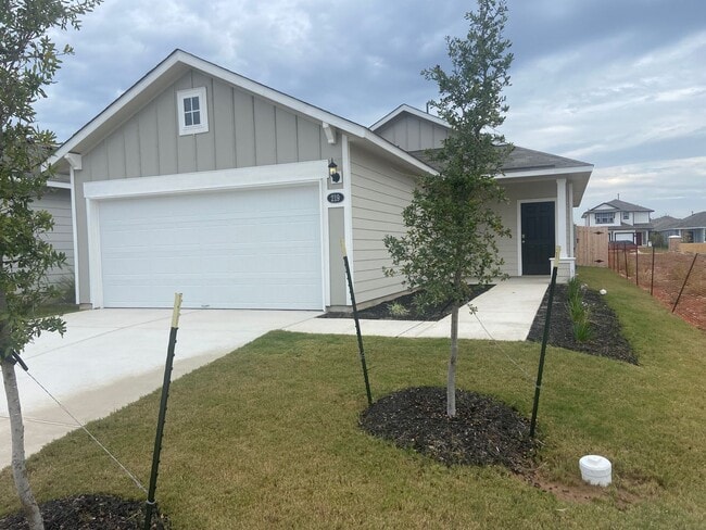 Building Photo - Brand New 3 Bed, 2 Bath in Maxwell!