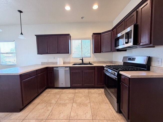 Photo - 3BR/2BA/2CG 1,401 sq.ft. rental with Community POOL in Sierra Vista, AZ
