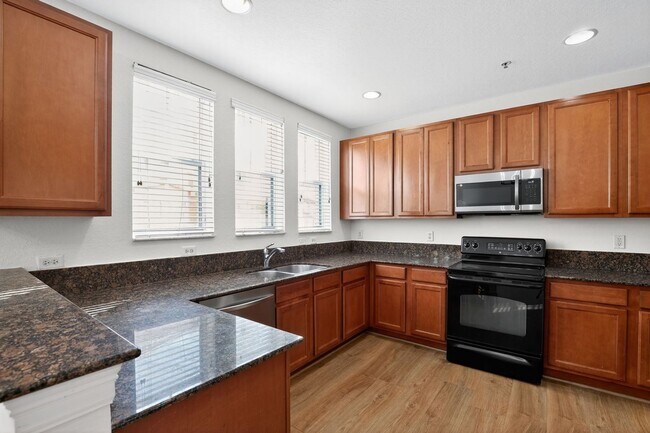 Photo - 645 Amador Ln