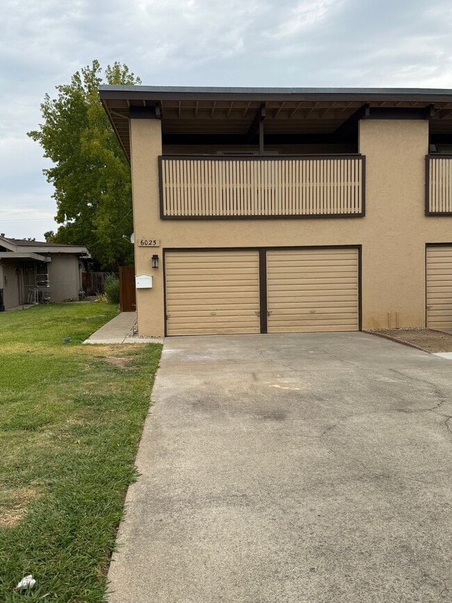 Building Photo - BEAUTIFULLY REMODELED 2 BEDROOM IN CARMICHAEL Rental