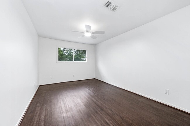 Photo - 727 Bunker Hill Rd Unit 104
