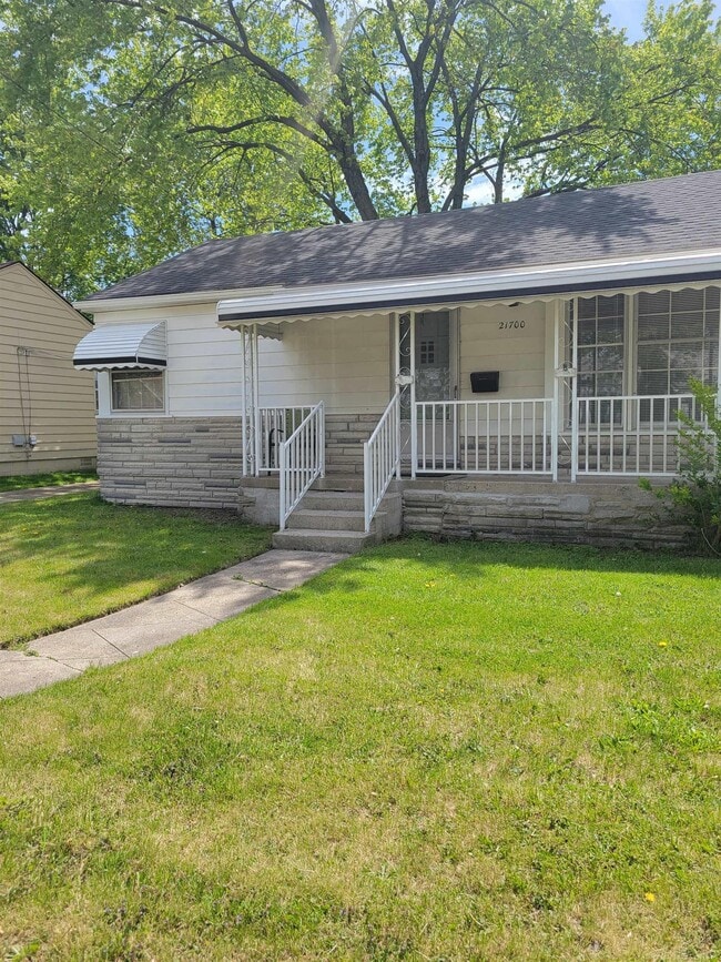 Photo - 21700 Alger St House