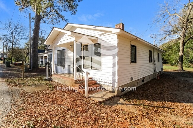 Photo - 1607 Lee St