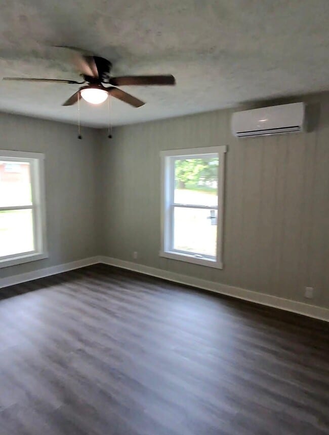 827 Tucker St