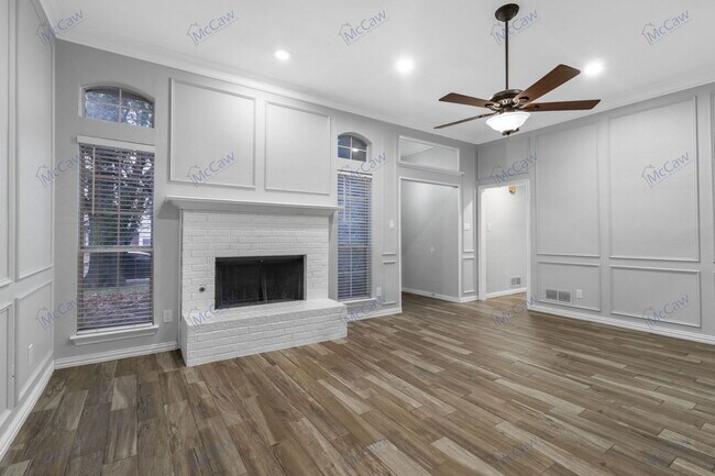 Photo - 8026 Hickory St