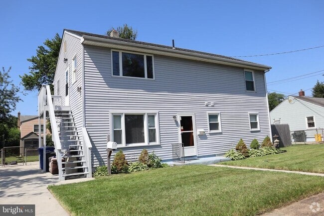 Building Photo - 332 Bailey Ave Unit B Rental