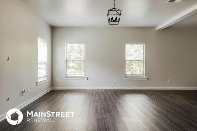 Photo - 370 Ridgeview Cir
