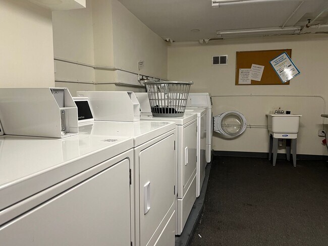 Edgecliff Apartments
