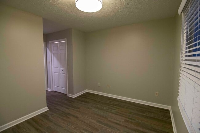 Photo - 4/2 apartment off of Milledge