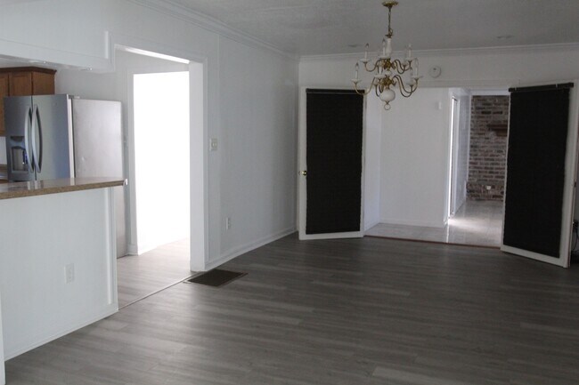 311 Hollis Dr Unit 1