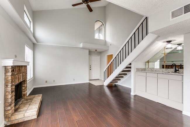Building Photo - 18040 Midway Rd Rental
