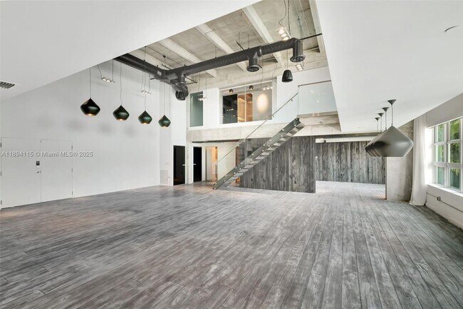 Photo - 1749 NE Miami Ct Unidad 608