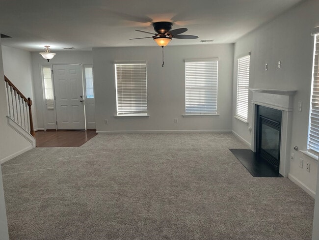 Photo - 3215 Lauderdale Ln