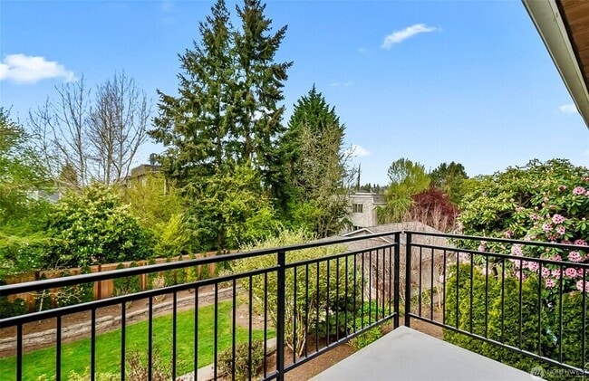 Photo - 629 Kirkland Way Unit B11