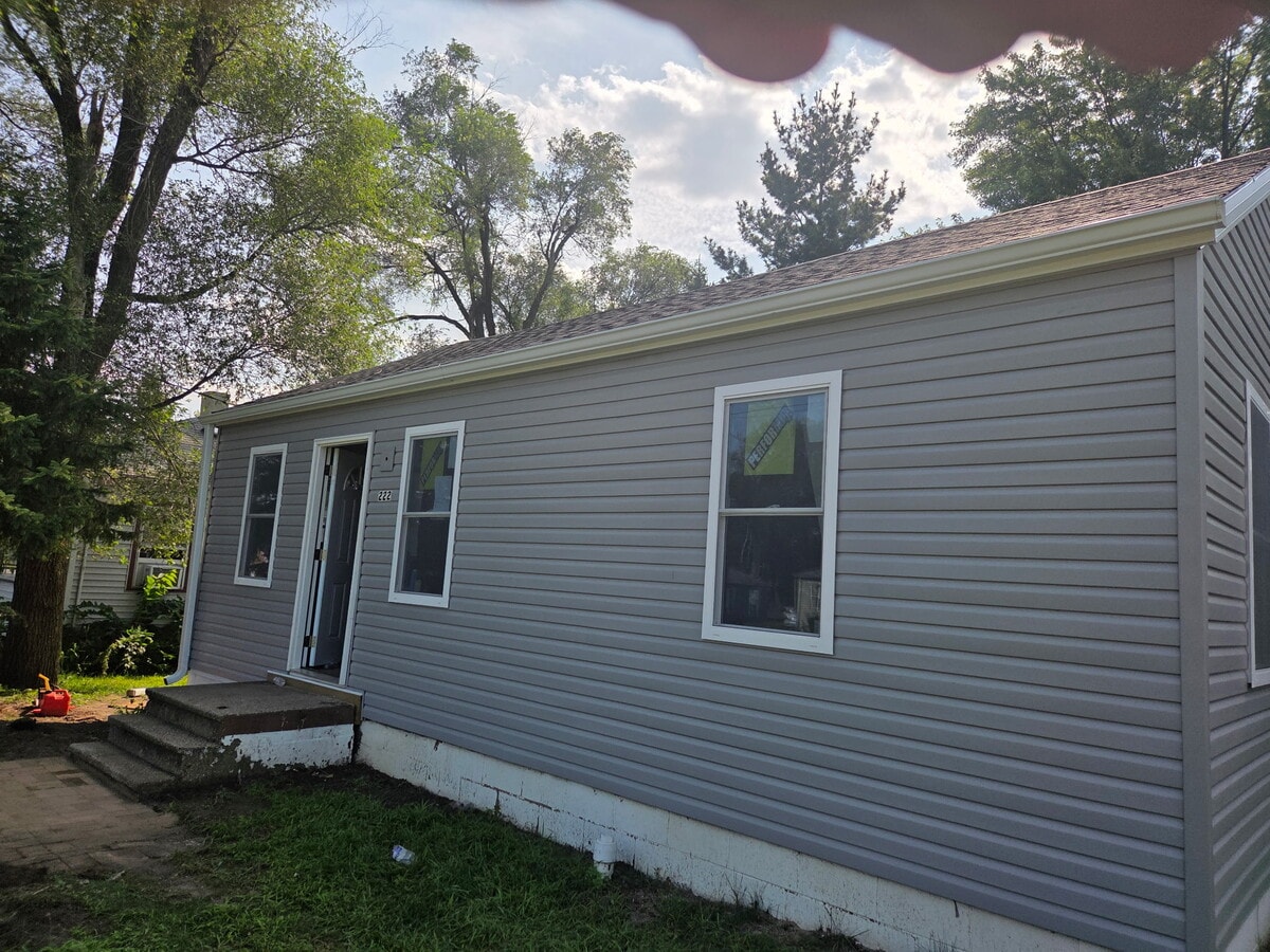 Photo - 222 S Hackett St