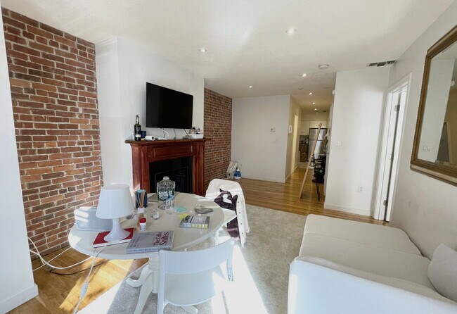 Photo - 73 Gainsborough St Unit 201