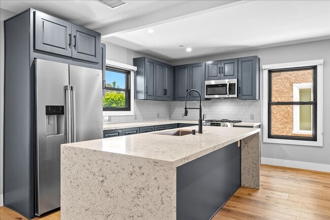 Photo - 1182 West Blvd Unidad A
