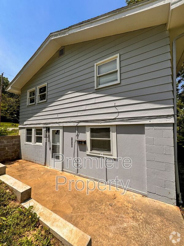 Building Photo - 1238 S Claremont Ave Unit B Rental