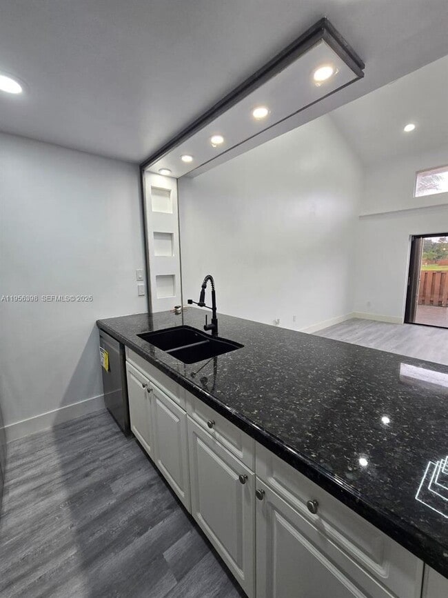 Photo - 1120 Parkside Green Dr