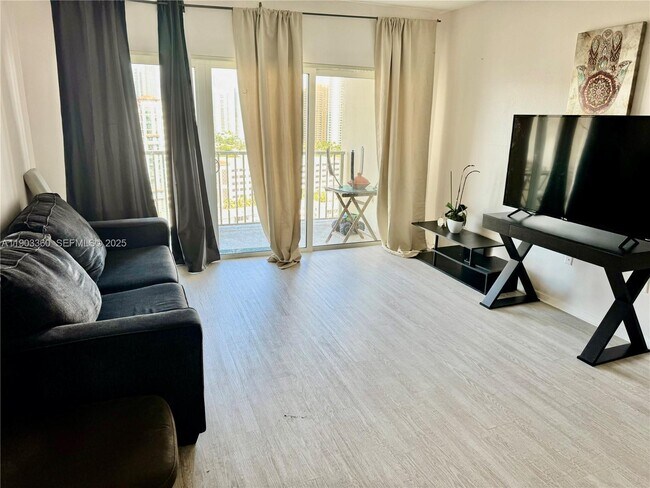 Building Photo - 300 Bayview Dr Unit 1903