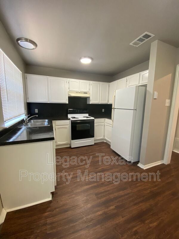 Photo - 1608 Sun Valley Dr Townhome
