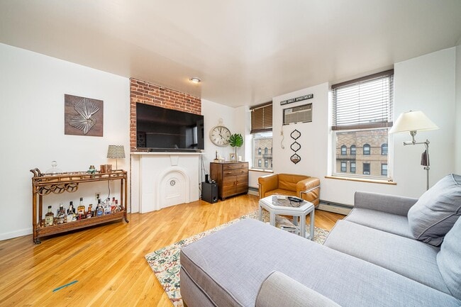 Photo - 1204 Washington St