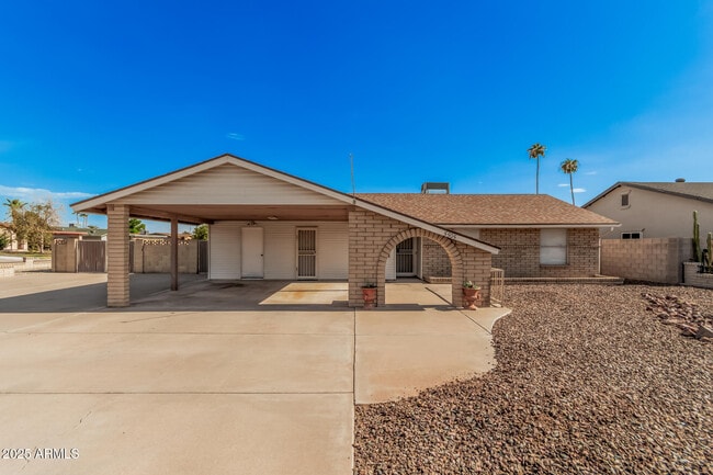 Building Photo - 5505 W Sunnyslope Ln Rental