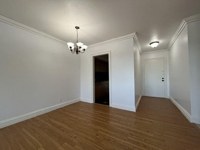 Photo - 1350 E Sample Rd