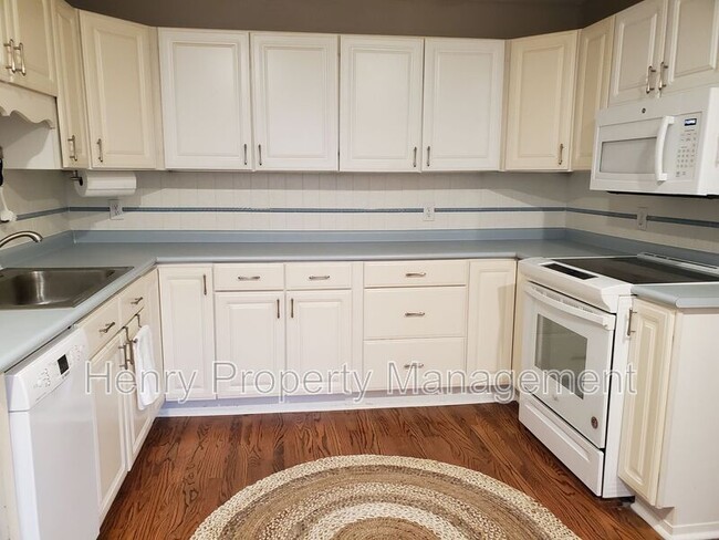 Photo - 309 Webster St