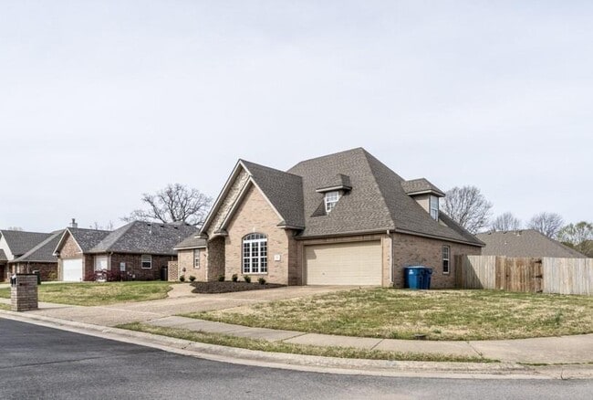 Photo - 600 Cornell St