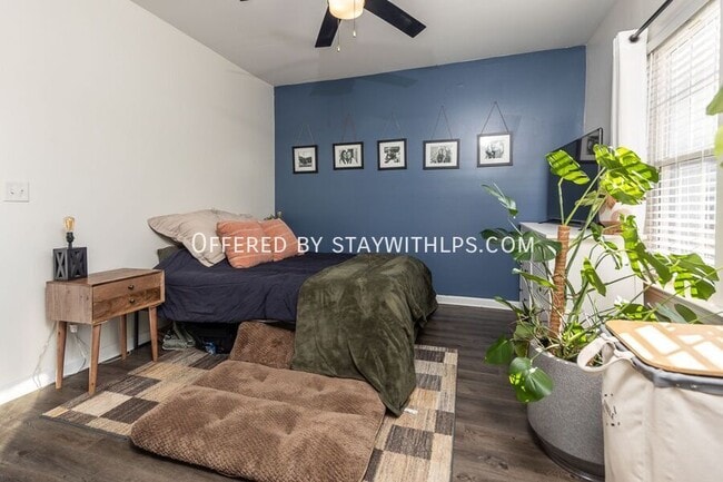 Photo - 1449 Lyndale Ave