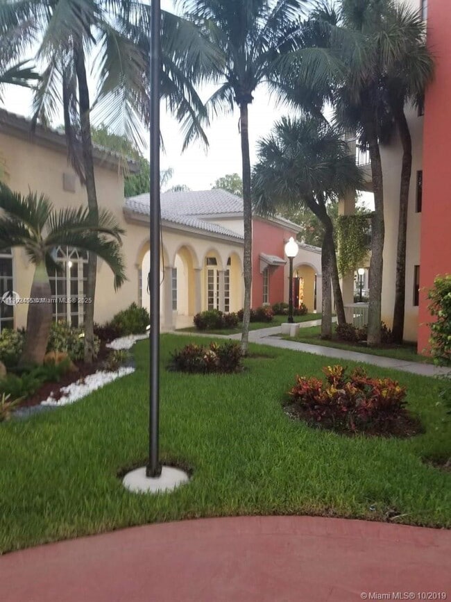 Photo - 8290 Lake Dr Unit 126