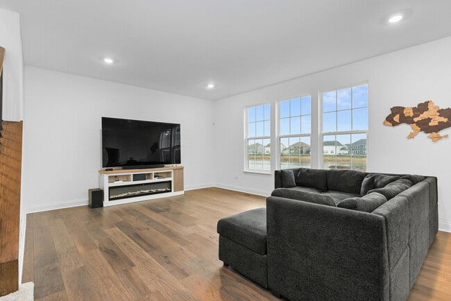 Photo - 1014 Dr John Burkey Dr