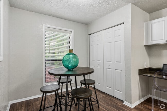 2BR, 2BA - 1,227SF - Kitchen