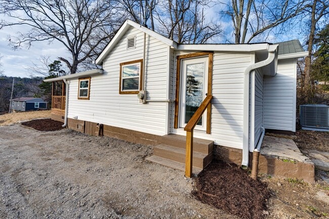 Photo - 934 Hulana St