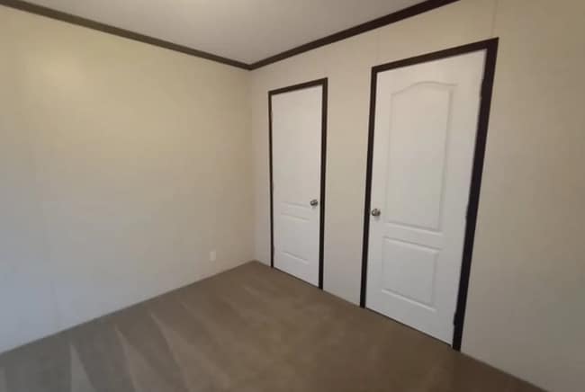 Photo - 410 Deerfield Ln