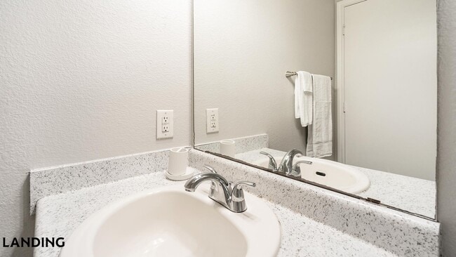 Photo - 9835 Fredericksburg Rd Unidad 1223